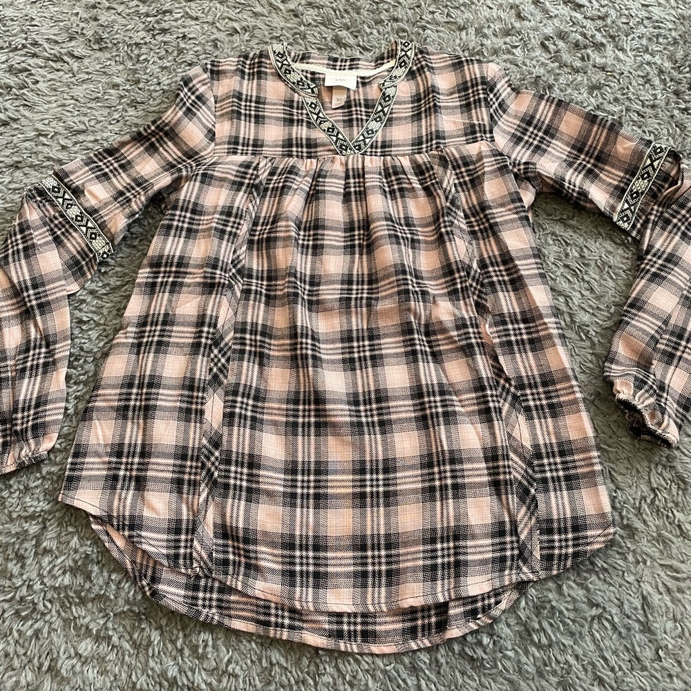 Juniors pink long sleeve blouse